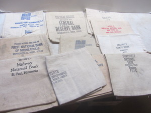 lot 292 image: Cloth bank bags, qty 11...