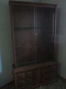 lot 6 image: Gun cabinet, can hold 12 long arms,...