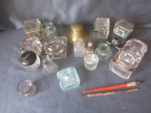 lot 29 image: Ink wells with brass, dispenser, sq...