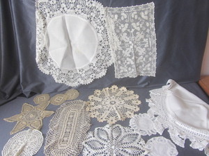 lot 38 image: Doilies...