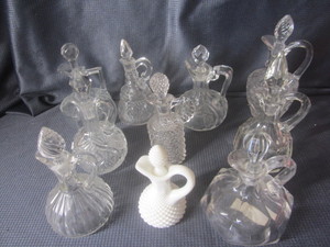 lot 317 image: Cruets, ten including hobnail & 1,0...