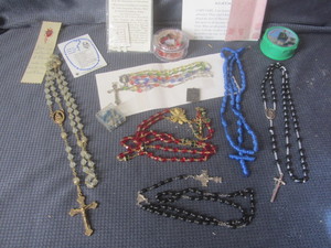 lot 331 image: Rosaries...