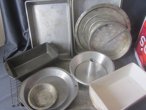lot 344 image: Bakeware rectangle & angel food pa...