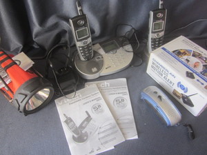 lot 356 image: Vtech cordless phones, Chamberlain ...