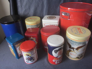 lot 371 image: Tins - newer...