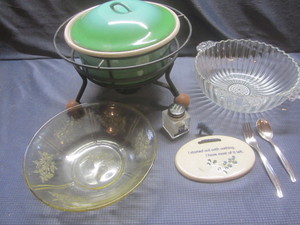 lot 469 image: Casseroles - enamel fondue, Yellow ...