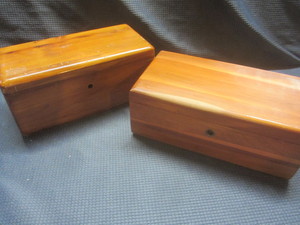 lot 473 image: Mini Cedar chest New Richmond & We...