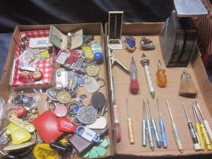 lot 489 image: Key chains, fobs including Coleman,...