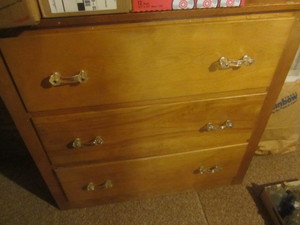 lot 20 image: Dresser, three drawer 37Wx17Dx37...