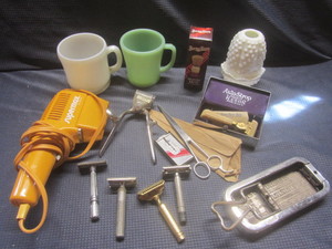 lot 448 image: Safety razor, shaving mugs with Jad...