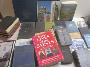 lot 511 image: Religious books hymnals, study, Bi...
