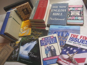 lot 521 image: Religious books...