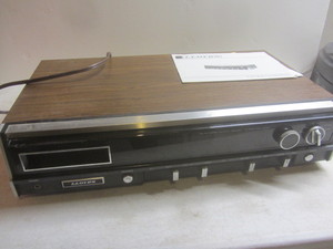 lot 525 image: Lloyds AM FM stereo multiplex recei...