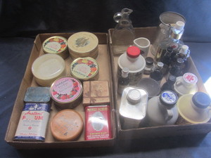 lot 531 image: Maple syrup containers, Edgeworth &...