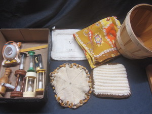lot 543 image: Egg timers, hot pads, tablecloth fo...