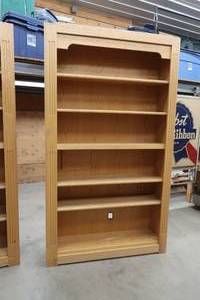 lot 6 image: OAK SHELF