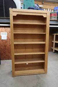 lot 7 image: OAK SHELF