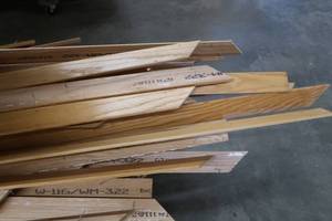lot 18 image: OAK DOOR TRIM