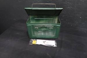 lot 102 image: AMMO BOX