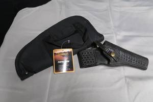 lot 115 image: GUN GEAR