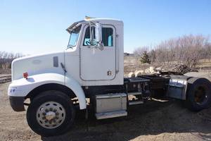 1998 Peterbuilt Model 330 Day Cab Semi Tractor