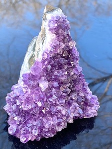 lot 15 image: Amethyst Slice