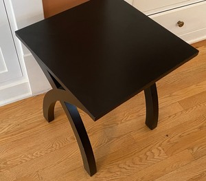 lot 81 image: Accent Table