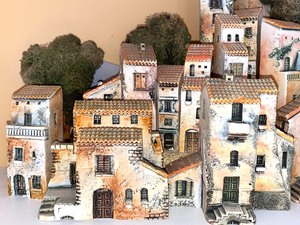 lot 78 image: Collectible Gault Miniature Architecture Pieces