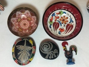lot 63 image: Lovely Asian Inspired Home Decor Items