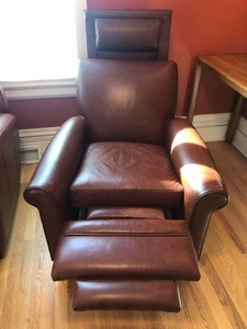 lot 153 image: Leather Reclining Chair