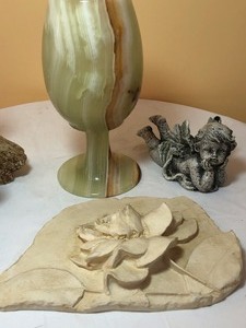 lot 144 image: Misc Home Decor Items
