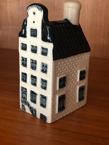 lot 132 image: Miniature Delft Houses