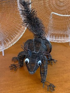 lot 176 image: Misc Home Decor Items
