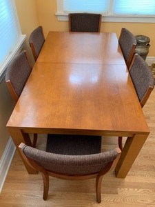 lot 169 image: Dining Room Table and Six Chairs