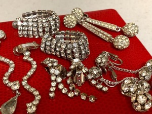 lot 177 image: Vintage Rhinestone Jewelry
