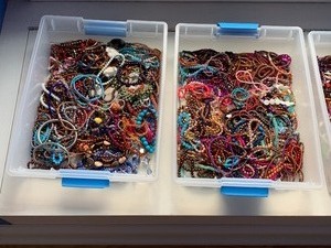 lot 190 image: Beads Beads Beads for Jewelry MakingCrafts