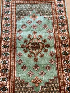 lot 202 image: Silk RugTextile- Tunisie Original