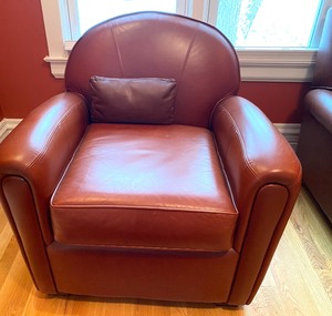 lot 96 image: Leather Chair and Coordinating Ottoman