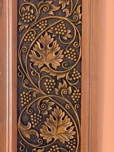 lot 167 image: Decorative Wood Leaf Design Wall Hanging