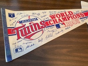 lot 236 image: MN Twins Memorabilia