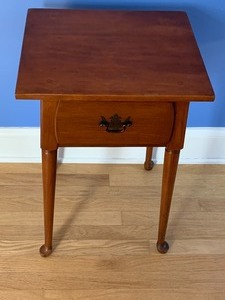 lot 242 image: AccentSide Table w Drawer