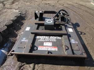 lot 5 image: Heavy Duty Virnig 5 Skidloader Brush Cutter
