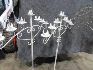 lot 6 image: Lot of Candle Holder Decoration Stands