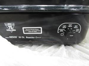 lot 21 image: Nesco 18 Quart Roaster Oven