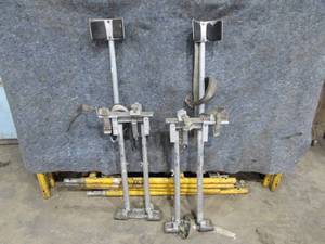 lot 35 image: Drywall Stilts