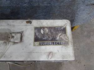 lot 36 image: (2) Box Fans