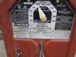 lot 42 image: Lincoln Electric AC225-S Welder