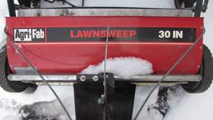 lot 62 image: Agri-Fab 30 Lawn Sweeper