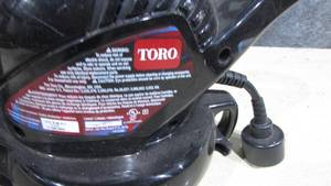 lot 90 image: Electric Toro Leaf Blower