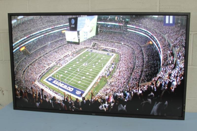 lot 65 image: NEC Professional Grade Full HD 1080p High Definition 46 Large Screen LCD Display & Remote Control
